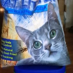 82lbs of Cat Litter W/ Baking Soda