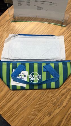 Trader Joe’s Mini Insulated Bag 2026