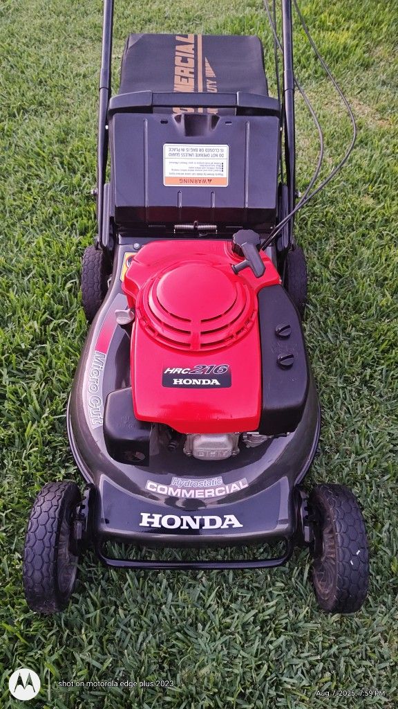 Honda HRC 216 Commercial Lawn Mower