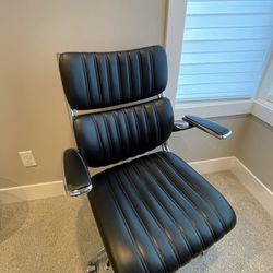 Excape Black Mid Back Office Chair Leather your