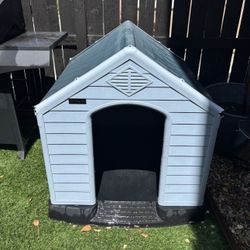 LEMBERI Durable Waterproof Plastic Large Dog House Outside 