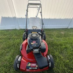Toro Recycler 22inch self propelled lawn mower