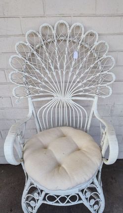 Vintage Peacock Vintage White Wicker Chair 