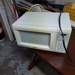 Microwave Works Good 30 Dollars 