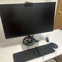 NEW!! DELL computer monitor with mouse, keyboard and Camera!! 