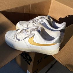 Womens Air Force 1 White/Gold/Silver