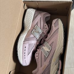New Balance Pink