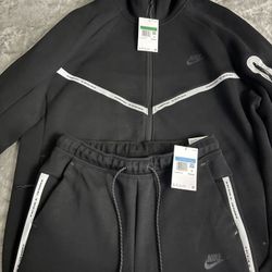 Nike Tech Suit 