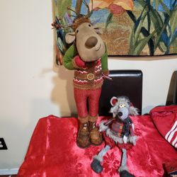  Standing Reindeer And Mouse 