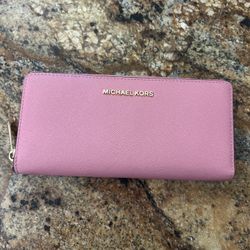 Michael Kors Womens Jet Set Travel Zip Around Continental Wallet