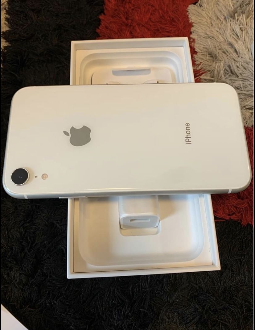 Brand New IPhone 11 XR 128 GB Unlocked