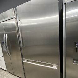 Thermador Bottom Freezer Built In 36” Fridge Stainless Steel