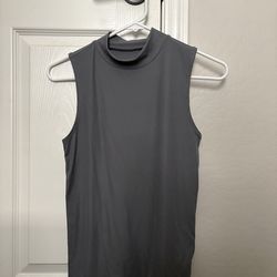 Sleeveless grey top