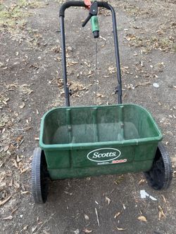 Scotts 3000 Seed Spreader and Handheld spreader