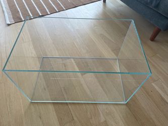 Rimless aquarium 20.5 gallons.