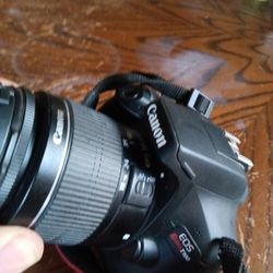 Canon Camera T100
