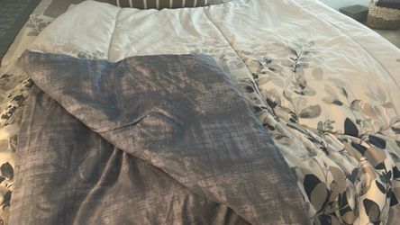 Queen comforter