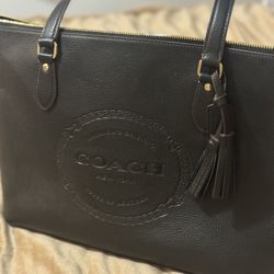 Very Nice Black Coach Purse 