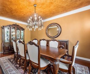 Full American Drew -Bob Macie Dining Room Set