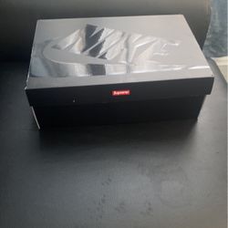 BLACK SUPREME AIR FORCE SIZE ,11