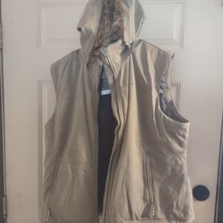 Brand New Cabela's Hooded Vest Raccoon Fur