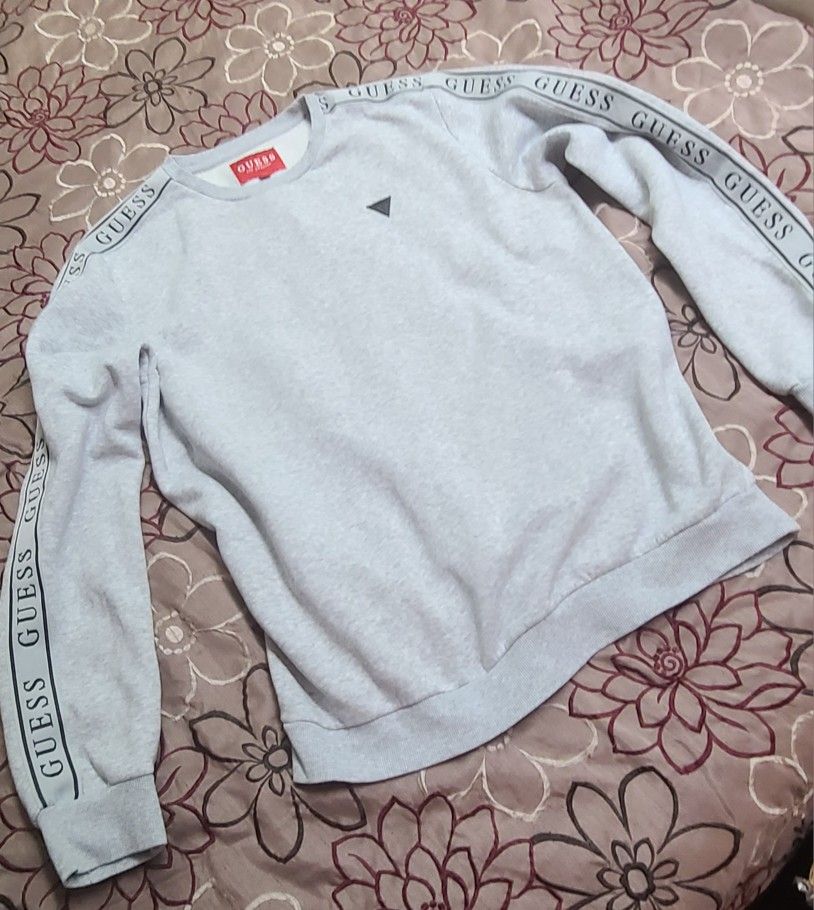 Large Guess Sweatshirt