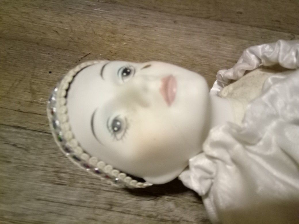 Porcelain Doll Collectables