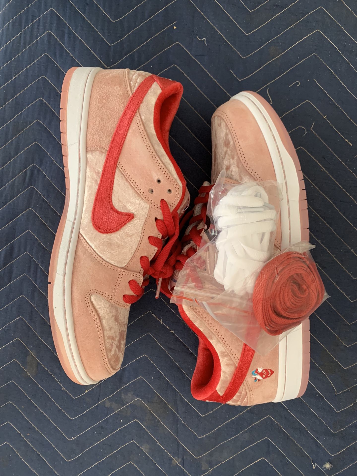 Nike Valentine Day Dunk Low