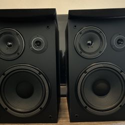 YAMAHA 3-WAY SPEAKERS