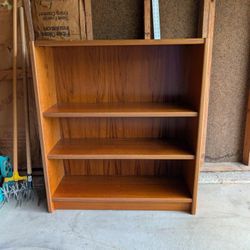 $10 Bookshelf