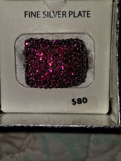 Brand new unique ring with pink stones
