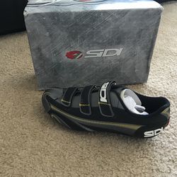 Men Shoes (size 11)
