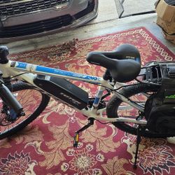 Totem EBIKE. NEWISH ONLY 77 MILES. 