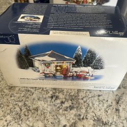 Department 56 Another Mans Treasure Garage 