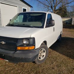 2005 Chevrolet Express Work Van 