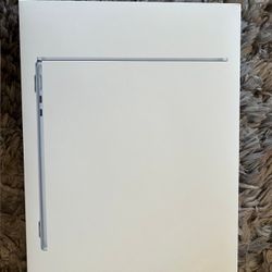 MacBook Air 15-inch M4 Chip 16GB Ram 256GB SSD Brand New Sealed 