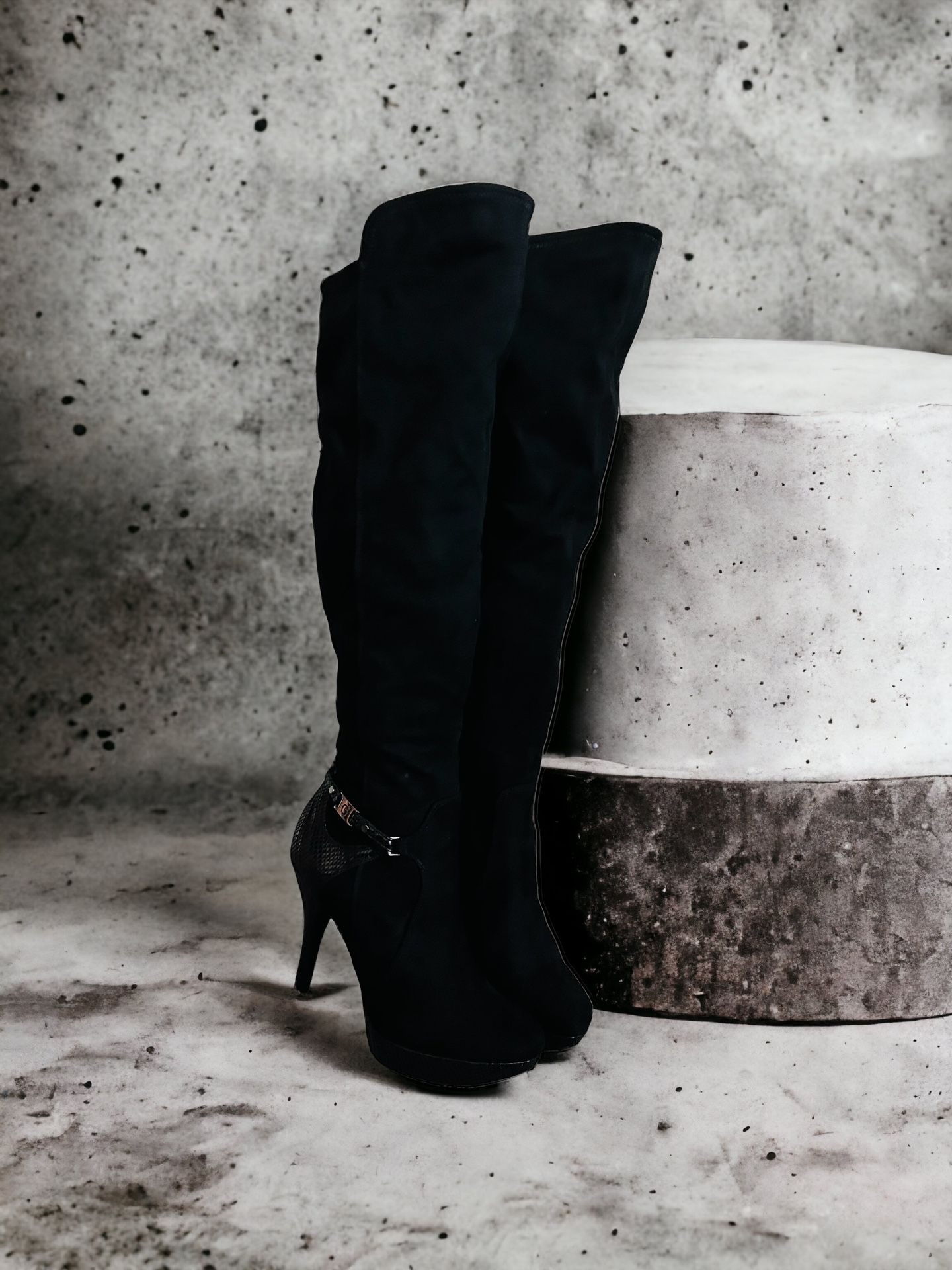 Over The Knee Guess Suede Boots