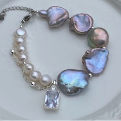 B59-Handmade High Quality Petal Pearl And White Bracelet