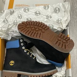 TIMBERLAND WATERPROOF  BLACK NUBUCK/BLUE BOOT MEN 8 / WOMEN 9.5