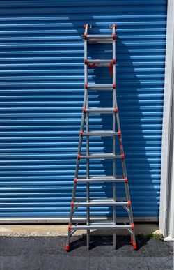 Little Giant Ladders SkyScraper New M17, 17-ft ( 20.7-ft Reach Height ) Aluminum Type 1A - 300 lbs. Load Capacity Step ladder