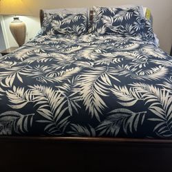 Queen 4piece Bedroom Set 500 OBO 