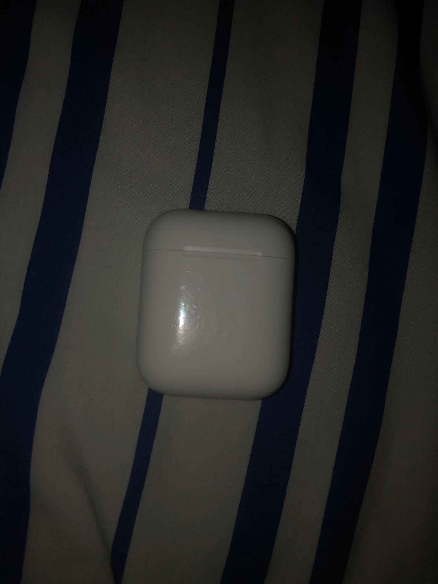 AIRPODS FOR SALE ONE EARBUD
