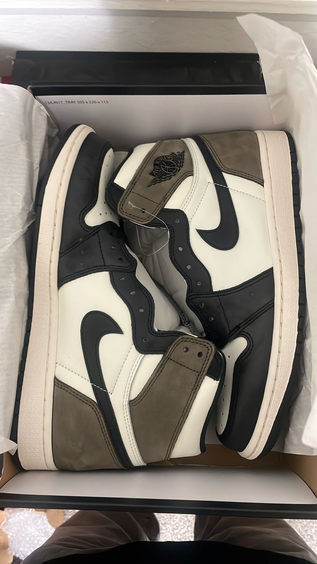 Air Jordan 1 mocha Deadstock 9.5