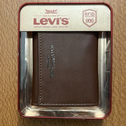Levi’s Men’s Trifold Brown Leather Wallet