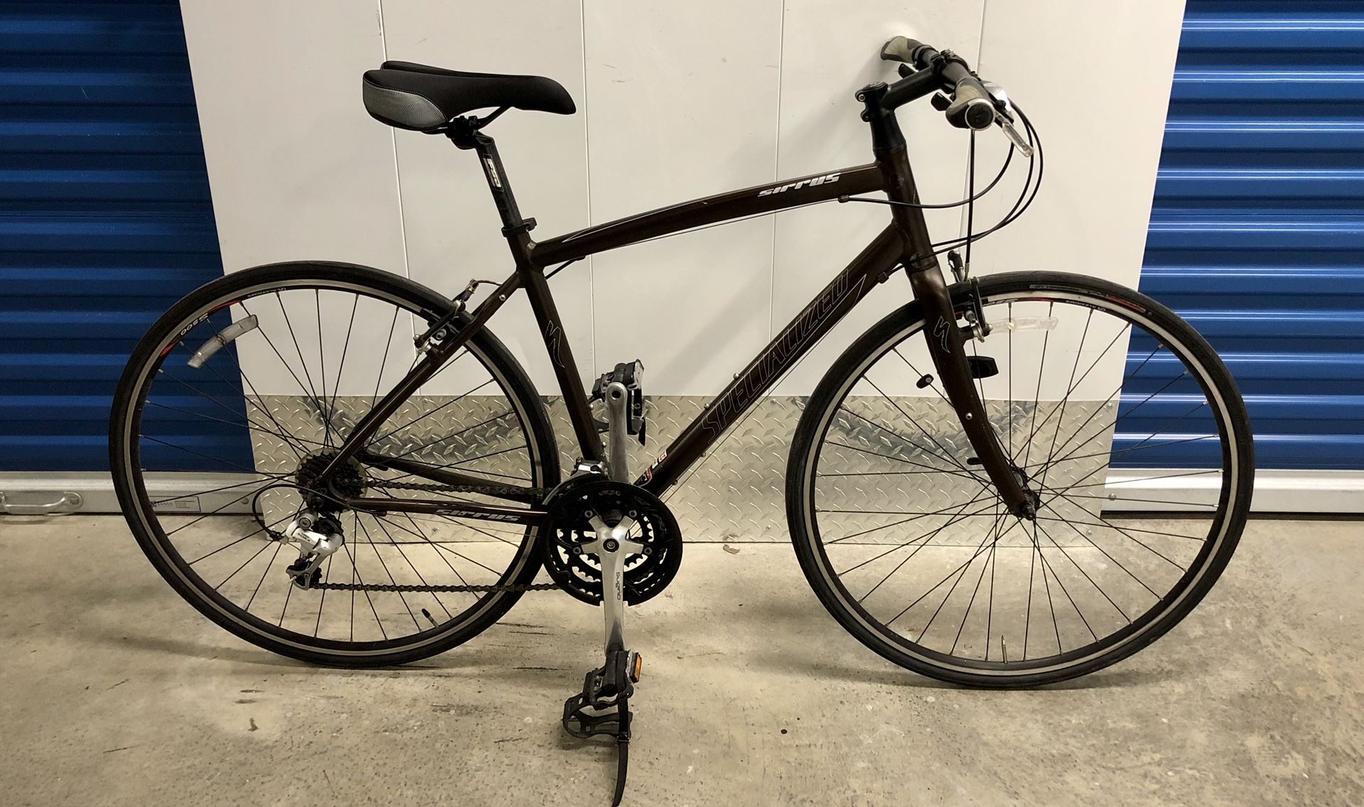 2008 SPECIALIZED SIRRUS 21 SPEED HYBRID BIKE. EXCELLENT CONDITION