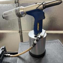 Rivet King Pneumatic Riveter 