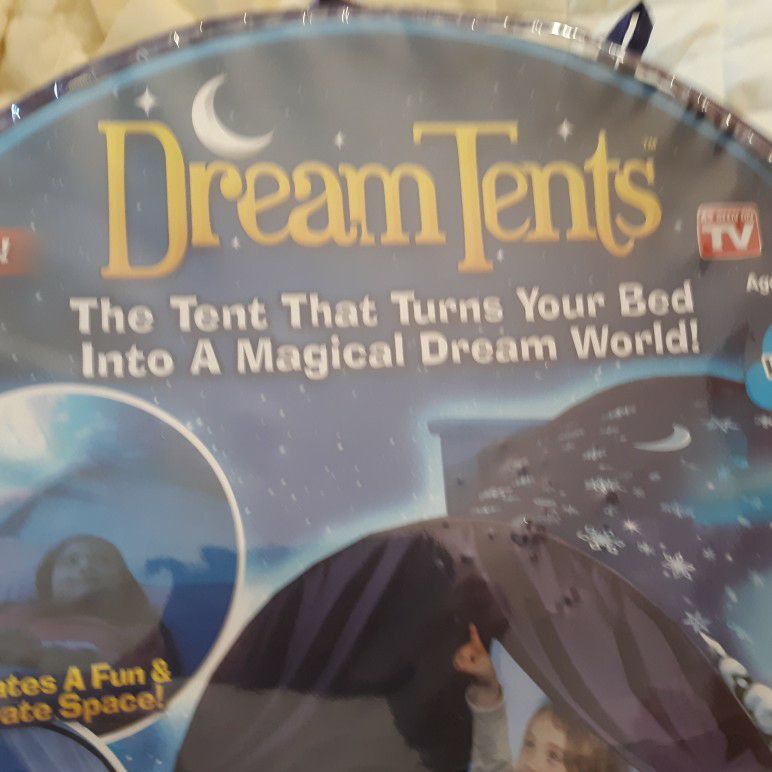 Dream Tents Winter Wonderland Twin Bed.