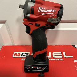 NEW - M12 FUEL 3/8 STUBBY IMPACT WRENCH KIT