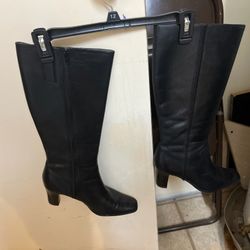 Elegant Black Leather Boots