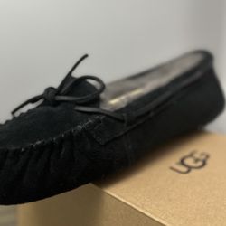 UGG WOMEN SLIPPER Size 10 